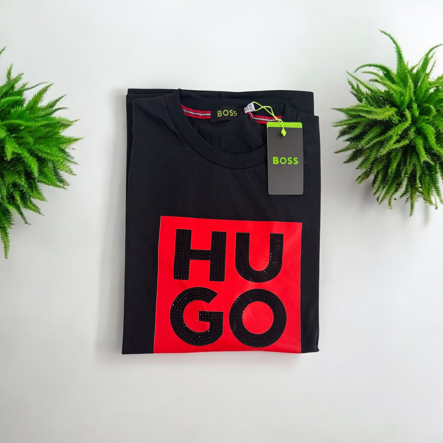 T-SHIRT PREMIUM CON DISEÑO ESTAMPADO EN ALTO RELIEVE